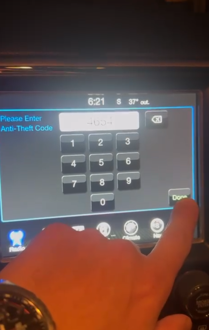 Customer review - HARMAN VP4 radio code 4654 works